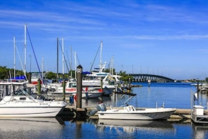 Marina - Beautiful Condo with first class amenities on Charlotte Harbor, Orlando Condo 4851 (Charlotte County)