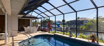 Luxury Villa with Private Pool on Charlotte Harbor, Charlotte County Villa 1006