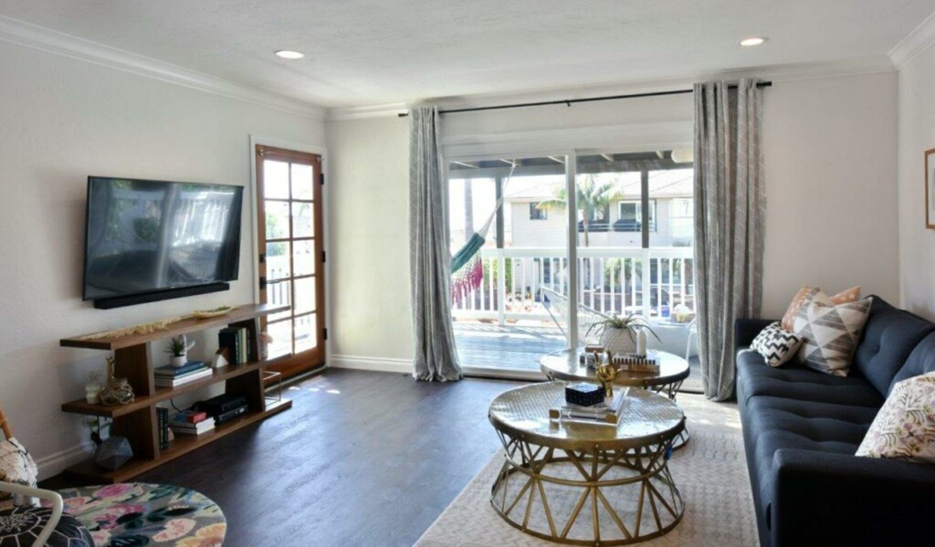 村舍, 2 张大床 | 客厅 | 30-英寸电视（配备数码频道）