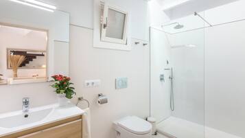 Bruser, hårtørrer, håndklæder