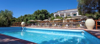 Holiday Apartment ‘Villa Mula 4’ with Sea View, Wi-Fi, Terrace & Shared Pool; Parking Available