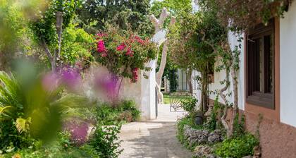 Villa "Moli dels Reis" very close to Palma with pool, tennis court, a/c and Wi-Fi