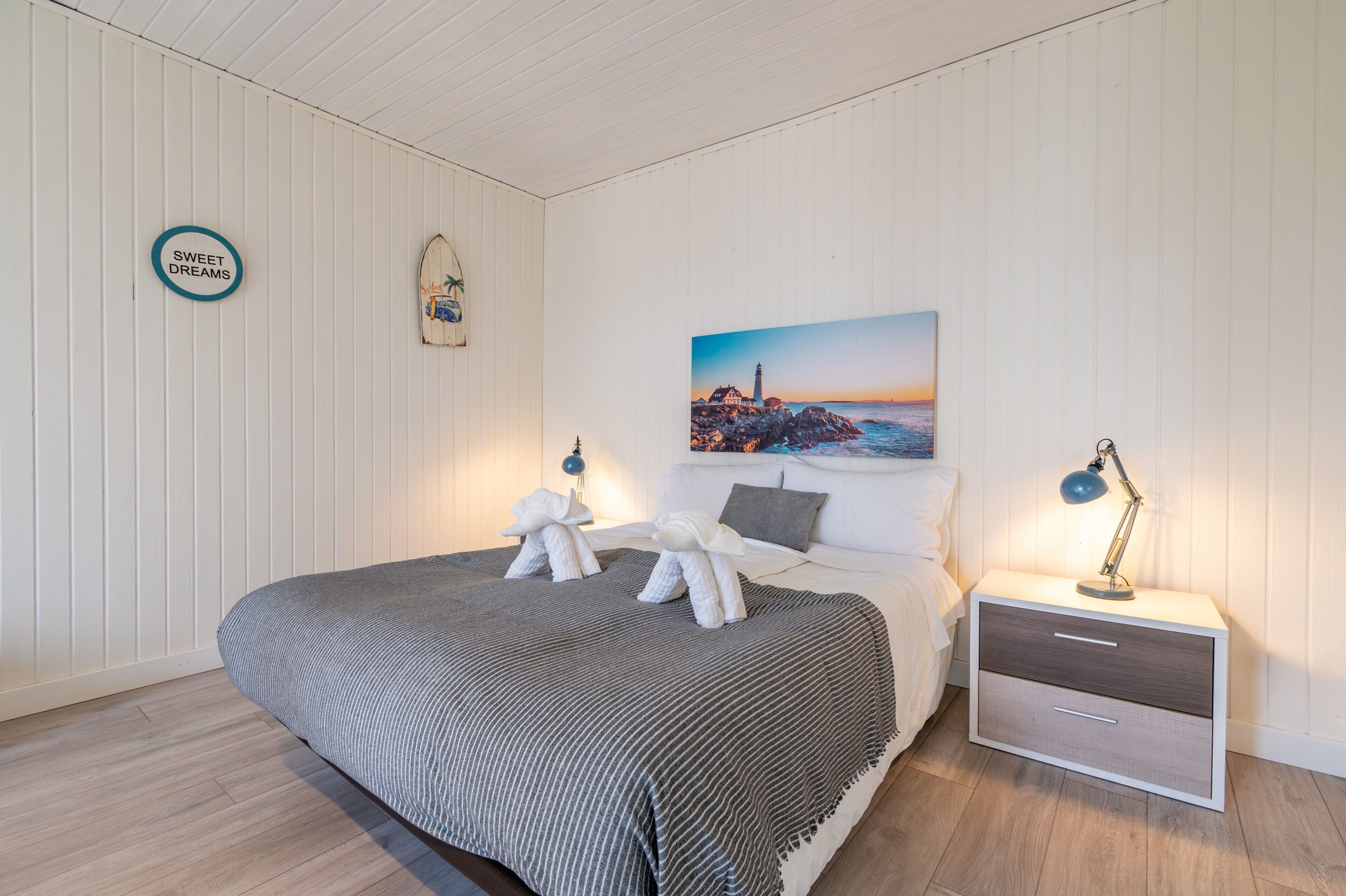 6 多间卧室、免费 WiFi、床单