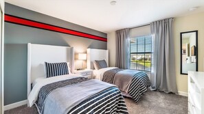 4 bedrooms, iron/ironing board, Internet, bed sheets