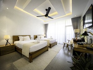 Deluxe Twin With Mountain View | Hypo-allergenic bedding, minibar, in-room safe, desk - Montagne Boutique (Kampot)