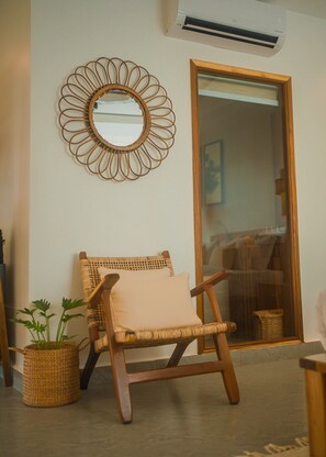 Chambre Double Deluxe, 1 très grand lit, vue montagne | Coin séjour