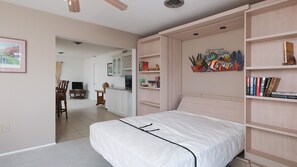 2 bedrooms, iron/ironing board, Internet, bed sheets - 5 Star Villa on Charlotte Harbor with Large Private Pool, Charlotte County Villa 1011 (Charlotte County)