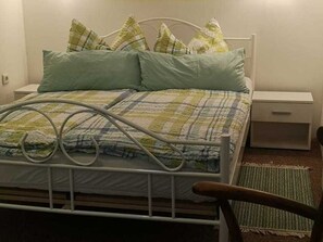 2 bedrooms, bed sheets