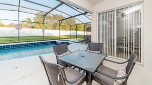 Outdoor dining - Luxury Villa on Windsor Palms Resort with a Private Pool, Orlando Villa 5021 (Orlando)