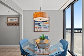 Dining - Beachfront Ground Floor Condo with Complimentary Beach Chairs and Umbrella!!! (Panama City Beach)