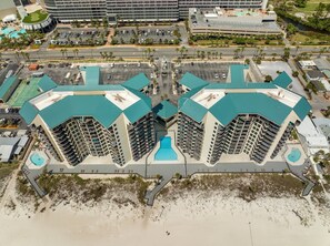 Exterior - Beachfront Ground Floor Condo with Complimentary Beach Chairs and Umbrella!!! (Panama City Beach)