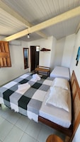Quarto triplo standard | Wi-Fi de cortesia, roupa de cama