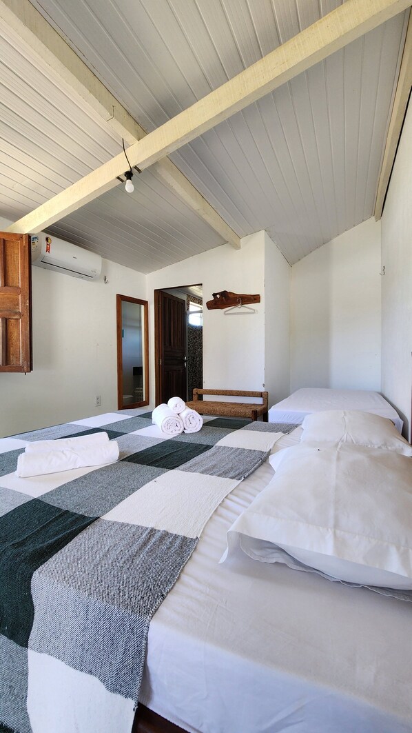 Standard Triple Room | Free WiFi, bed sheets