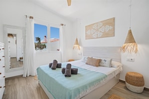 2 bedrooms, desk, iron/ironing board, WiFi - Blue Moon · Blue Moon apartment -100 mts from the sea- Menorca (Cap d`Artrutx)