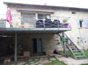 Exterior - Large renovated house in a quiet location close to the village (all services on foot) (ST JULIEN CHAPTEUIL)