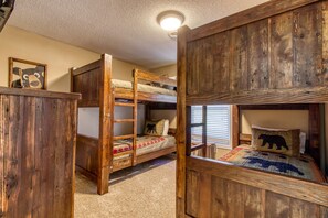 3 Schlafzimmer, BĂŒgeleisen/BĂŒgelbrett, kostenloses WLAN, BettwĂ€sche