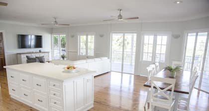 Breathtaking views of the ocean and city, nestled in Whitfield National Park