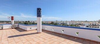 House in condominium with swimming pool 650m from the beach by AlgarveManta (51V3)