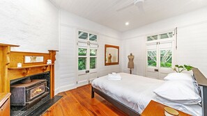 8 bedrooms, iron/ironing board, free WiFi, bed sheets