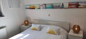3 bedrooms, free WiFi - Modern duplex apartment, ground floor with garden within walking distance of the sea (De Haan)