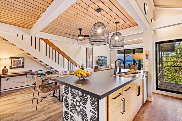 Interior - Kahana Village #41 Beach Front Deluxe (Lahaina)