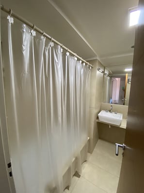 Family Apartment | Bathroom | Shower, towels