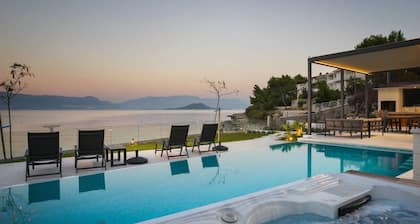 Luxury Beachfront Villa Paradise Ciovo-Pool,Trogir
