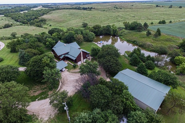 Welcome to our property! Enjoy 11 acres of solitude in the guest quarters.