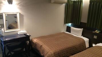 1 quarto, escrivaninha, ferros/tábuas de passar roupa, Wi-Fi de cortesia