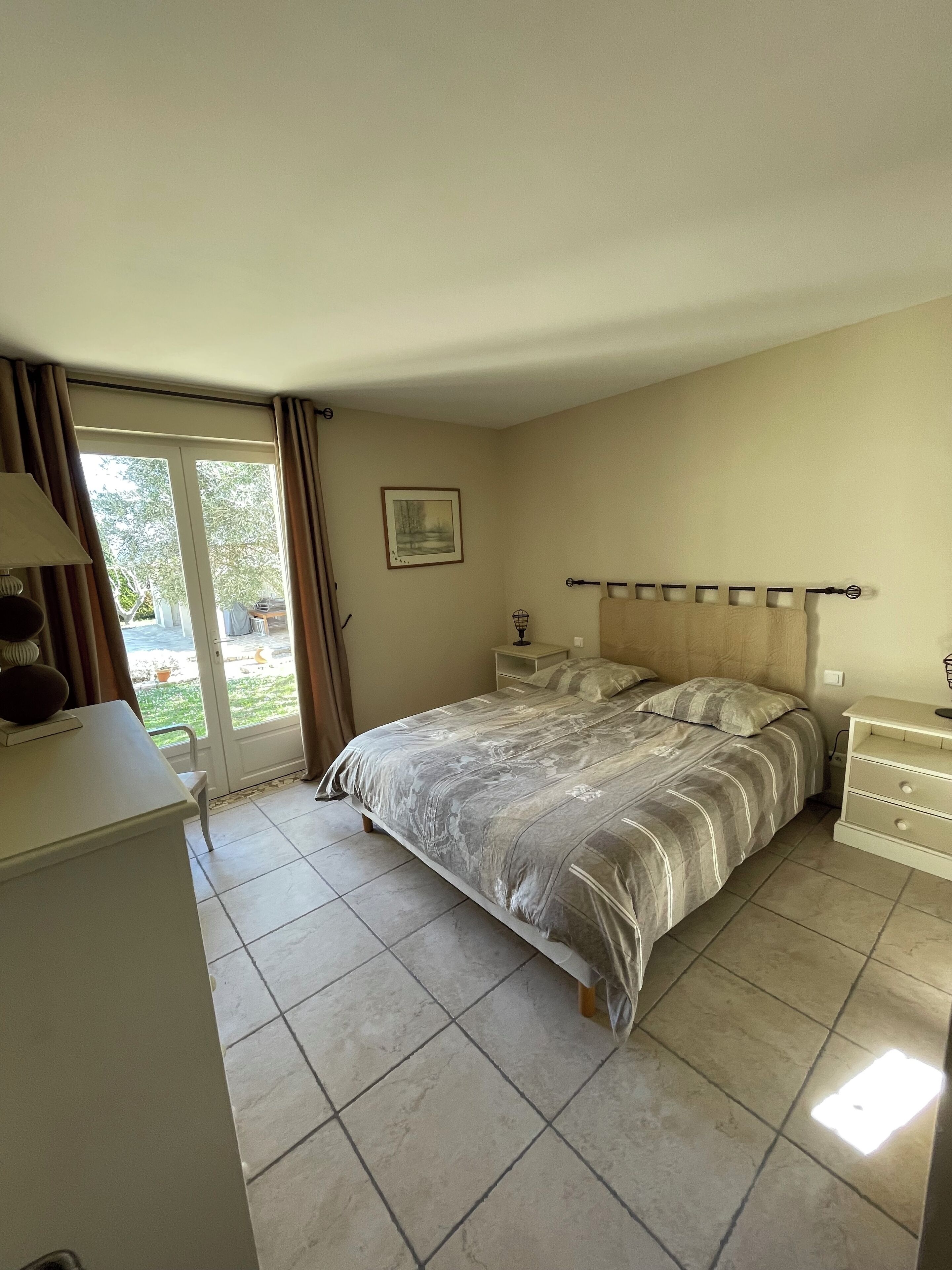 3 habitaciones, tabla de planchar con plancha y wifi gratis 