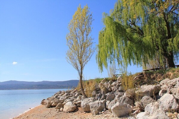 Beach nearby, sun loungers, beach towels