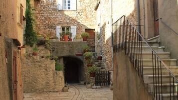 Enceinte de lâhĂ©bergement