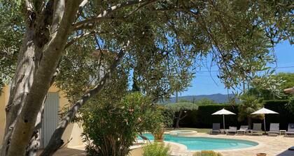 Just 10 minutes from the Gorges du Verdon! Beautiful and spacious villa with swimming pool