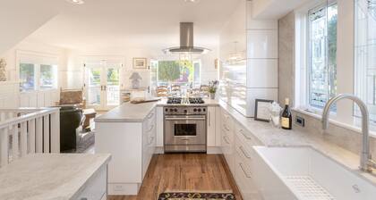 3817 Caledonia Bay Lookout - Walk to Bay and Park