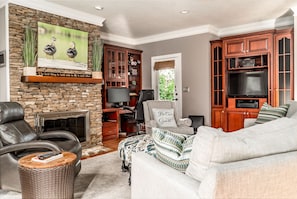 Téléviseur connecté, foyer, écran d’ordinateur