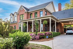 Exterior - PARADISE FOUND<br>Lakefront - Pool - Beautiful Views (Augusta)