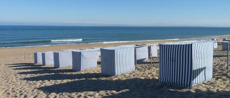 Una playa cerca