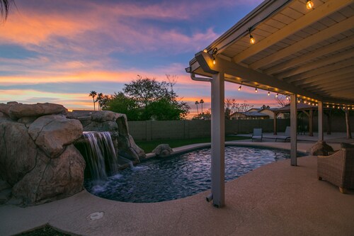 Relaxing 4 Bdrm Retreat in the Heart of Scottsdale!  Big yard and Heated Pool! 