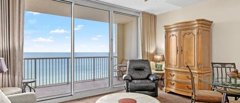 テレビ、卓球台