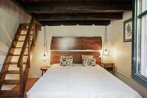 4 dormitoris, planxa i posts de planxar, wifi i roba de llit 