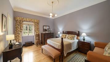 4 slaapkamers, een strijkplank/strijkijzer, wifi, beddengoed