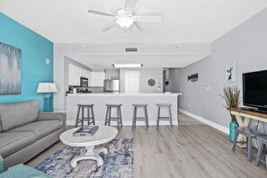 Fernseher, Tischtennisplatte