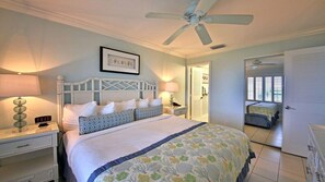 2 bedrooms, in-room safe, iron/ironing board, WiFi - Luxury Condo on the Beach 2 BR 2 Bath (Captiva Island)