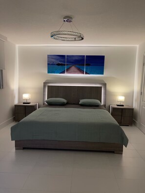 4 bedrooms, desk, iron/ironing board, travel cot