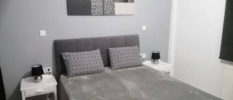 2 slaapkamers, een strijkplank/strijkijzer, wifi, beddengoed