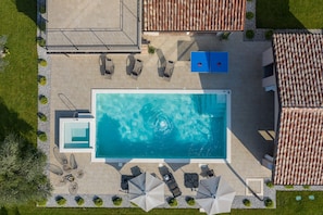 Beheizter Pool
