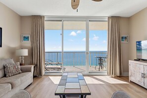 Télévision, table de tennis de table