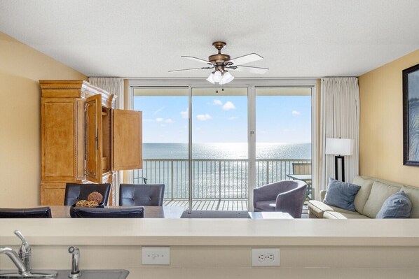 Televisión, mesa de ping pong