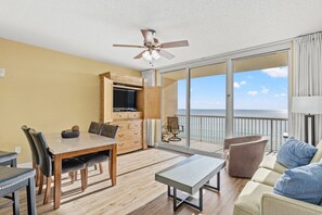 Télévision, table de tennis de table