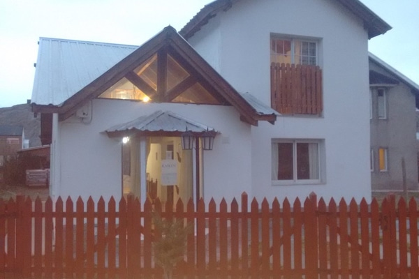 Vista frontal de la propiedad